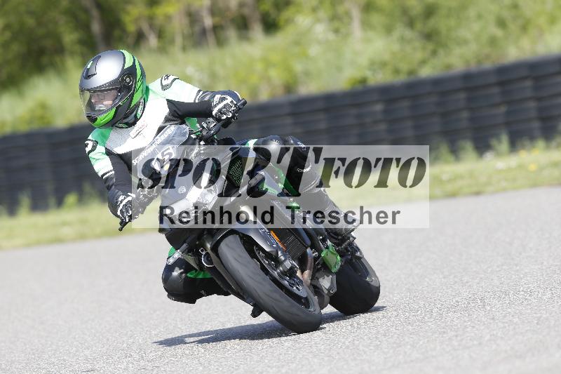 Archiv-2025/09 22.04.2025 Cornu Master School ADR/rot-rouge/15